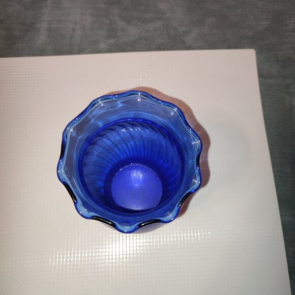 1960s Optic Swirl MCM Cobalt Blue Glass Vase Deep Blue Vintage Colored Glass - Picture 3 of 5